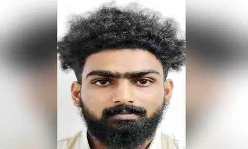 ക​ഞ്ചാ​വു​മാ​യി യു​വാ​വ് പി​ടി​യി​ൽ