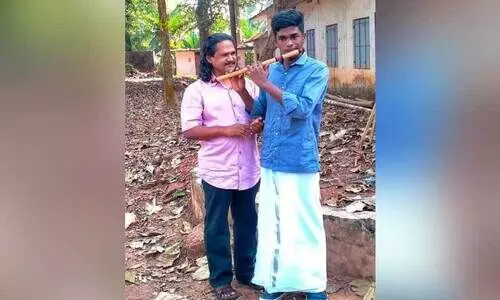 ഈ നാദമാണ് ഇന്നീ കണ്ണുകളുടെ വെളിച്ചം