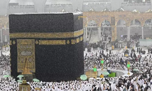 തീ​ർ​ഥാ​ട​ക​രും സ​ന്ദ​ർ​ശ​ക​രും ഹ​റ​മി​ൽ ഉ​റ​ങ്ങ​രു​ത്​