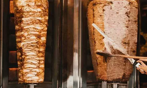 ഷവര്‍മ്മ പ്രത്യേക പരിശോധന 485 സ്ഥാപനങ്ങളില്‍; അടപ്പിച്ചത് 16