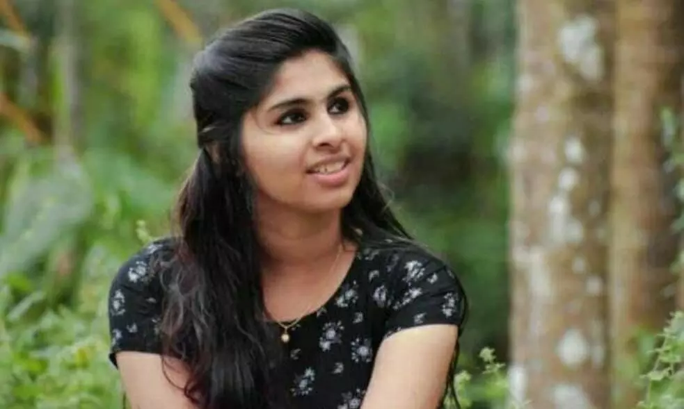 ഭക്ഷ്യവിഷബാധയേറ്റ് വിദ്യാർഥിനി മരിച്ചു; കഴിച്ചത് കുഴിമന്തിയെന്ന് കുടുംബം ഭക്ഷ്യവിഷബാധയേറ്റ് വിദ്യാർഥിനി മരിച്ചു; കഴിച്ചത് കുഴിമന്തിയെന്ന് കുടുംബം