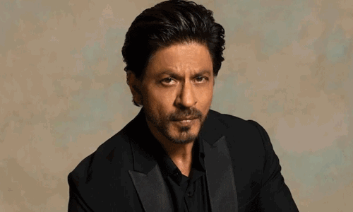 Pathan actor  Shah Rukh Khans NGO  helps to Delhi dragging case victim Anjalis family