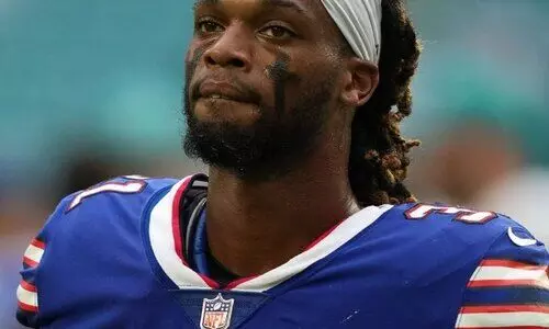 നാലു ദിവസം കഴിഞ്ഞ് സ്വന്തമായി ശ്വസിച്ചുതുടങ്ങി അമേരിക്കൻ ഫുട്ബാൾ താരം ഹാംലിൻ; ആരോഗ്യ നിലയിൽ പുരോഗതി