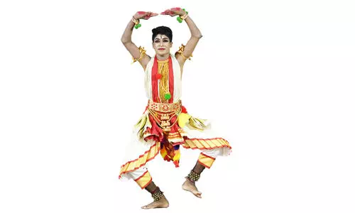 നിര നിരയായി എ ഗ്രേഡുമായി നിരഞ്ജൻ