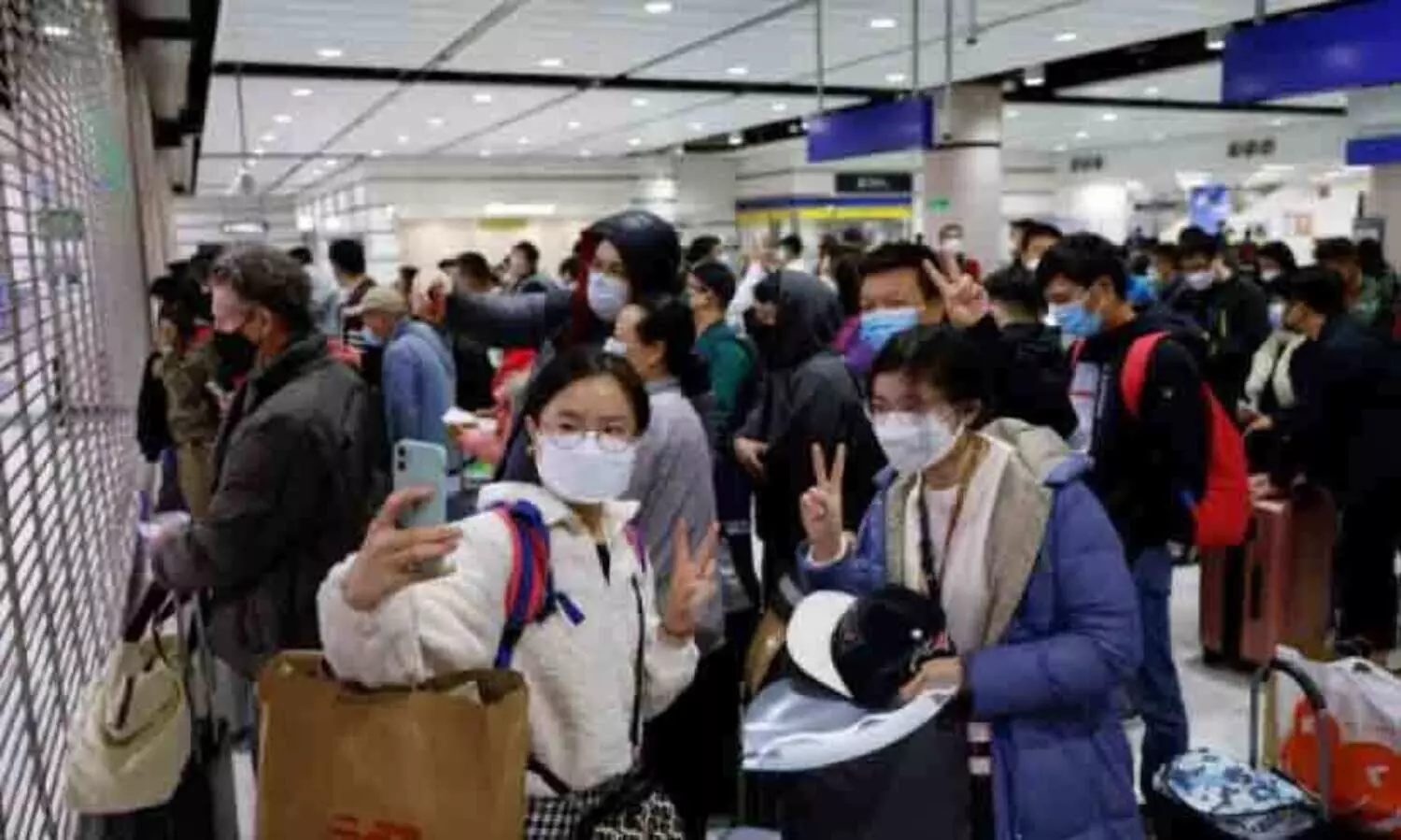 ചൈന തുറന്നു; നാട്ടിലെത്താൻ വൻ തിരക്ക്