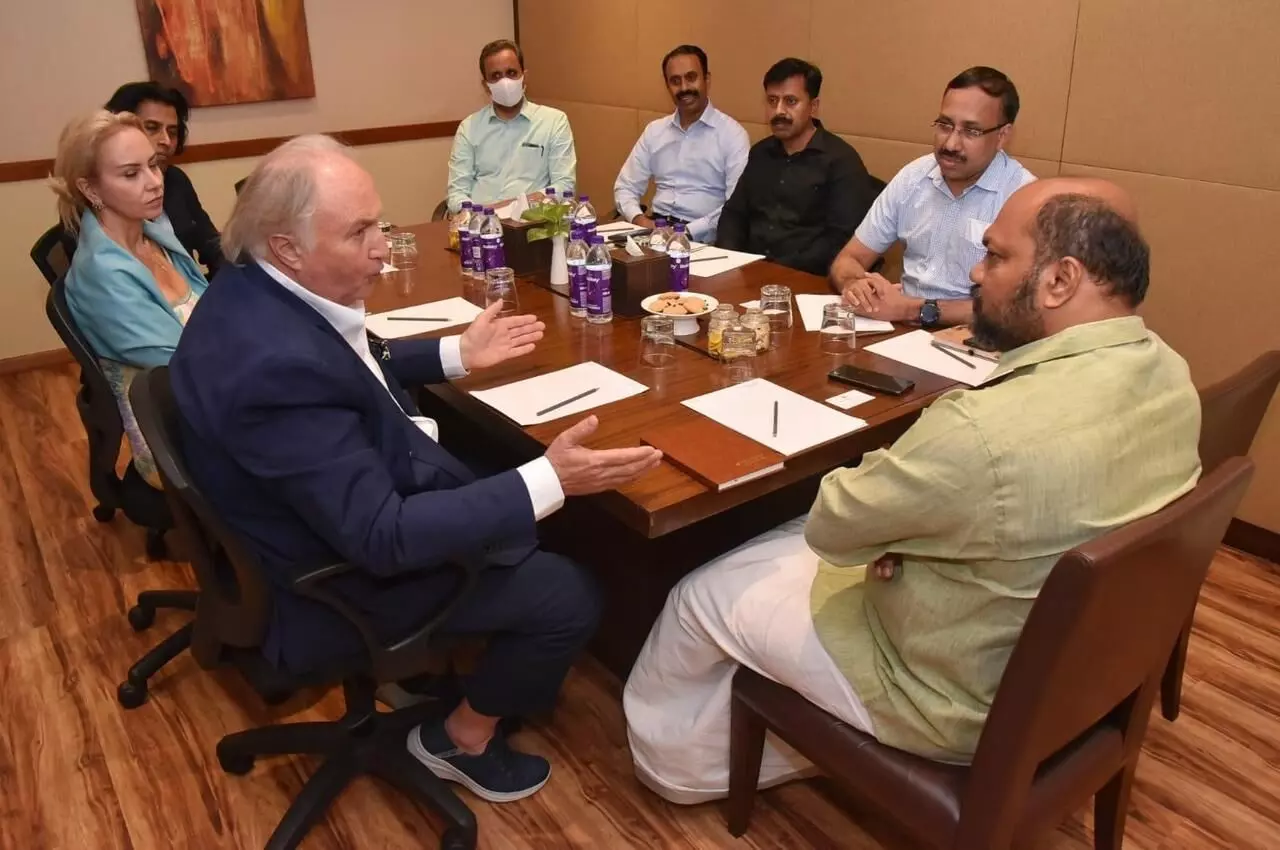 ​കേരളത്തിൽ നിക്ഷേപത്തിനൊരുങ്ങി ലംബോർഗിനി; ടൊറിനോ ലംബോർഗിനി വ്യവസായമന്ത്രിയുമായി കൂടിക്കാഴ്ച നടത്തി