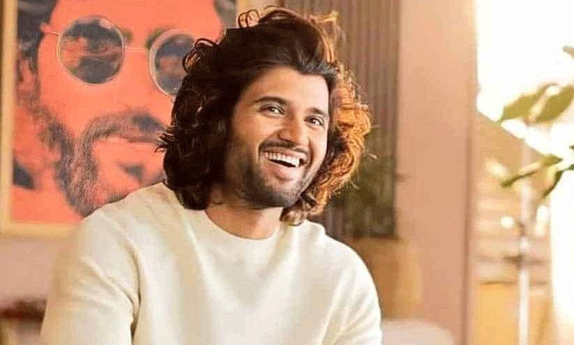Vijay Deverakonda  send  100 fans to Manali  holiday
