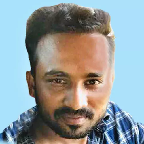 എ​ട​വി​ല​ങ്ങി​ൽ വാ​ഹ​നാ​പ​ക​ട​ത്തി​ൽ മാ​ലി​പ്പു​റം സ്വ​ദേ​ശി മ​രി​ച്ചു ഭാ​ര്യ ഉ​ൾ​പ്പെ​ടെ മൂ​ന്നു​പേ​ർ​ക്ക് പ​രി​ക്ക്