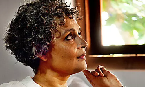 നിലപാടുകൾ തുറന്ന് പറഞ്ഞ് അരുന്ധതി റോയി