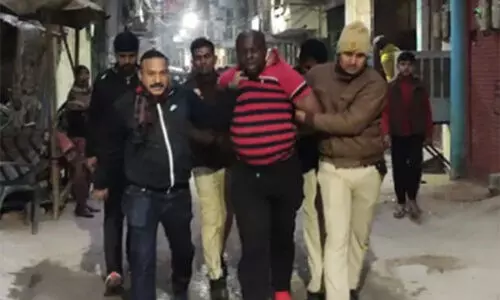 വിസ കാലാവധി കഴിഞ്ഞതിന് പൊലീസ് പിടികൂടിയവരെ വിദേശികൾ സ്റ്റേഷൻ ആക്രമിച്ച് രക്ഷപ്പെടുത്തി