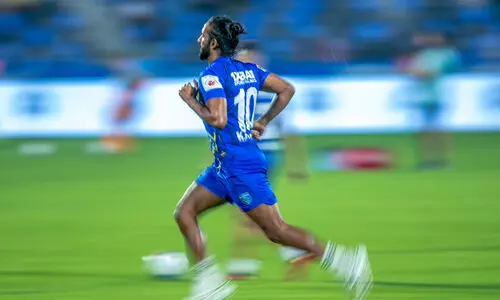 ലെസ്കോവിച്ച് ടീമിലില്ല; കലിയൂഷ്നി തിരിച്ചെത്തി; മുംബൈയെ നേരിടാനൊരുങ്ങി ബ്ലാസ്റ്റേഴ്സ് ലെസ്കോവിച്ച് ടീമിലില്ല; കലിയൂഷ്നി തിരിച്ചെത്തി; മുംബൈയെ നേരിടാനൊരുങ്ങി ബ്ലാസ്റ്റേഴ്സ്