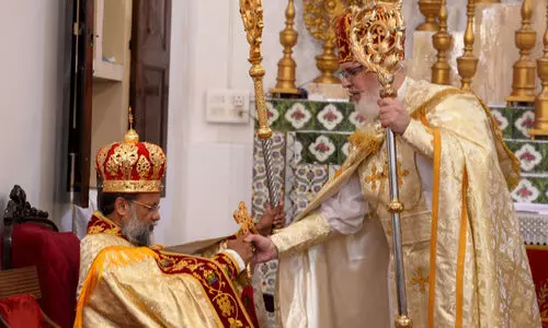 മാർ ഔഗിൻ കുര്യാക്കോസ് അഭിഷിക്തനായി മാർ ഔഗിൻ കുര്യാക്കോസ് അഭിഷിക്തനായി