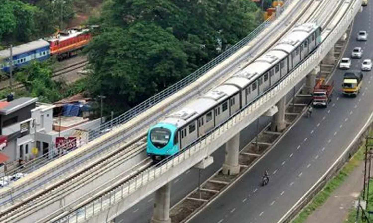 കൊച്ചി മെട്രോ തൂണിൽ വിള്ളൽ