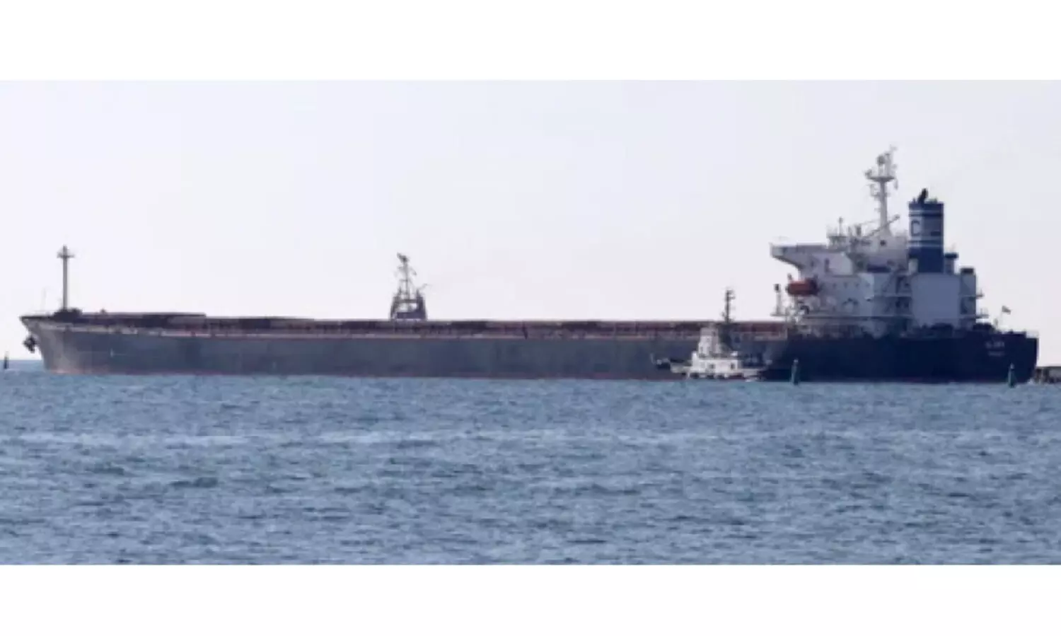 സൂയസ് കനാലിൽ കുടുങ്ങിയ ചരക്ക് കപ്പൽ നീക്കി; ഗതാഗതം പുനഃസ്ഥാപിച്ചു