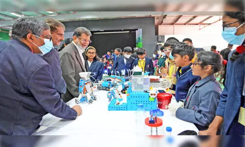 എം.ഇ.എസ് ഇന്ത്യൻ സ്കൂളിൽ ‘സ്പെക്ട്രം 2K22’ എക്സിബിഷൻ എം.ഇ.എസ് ഇന്ത്യൻ സ്കൂളിൽ ‘സ്പെക്ട്രം 2K22’ എക്സിബിഷൻ