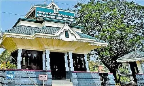 ആരാണ് ഇപ്പോൾ വി.സി? കാർഷിക സർവകലാശാലയോട് ചാൻസലർ