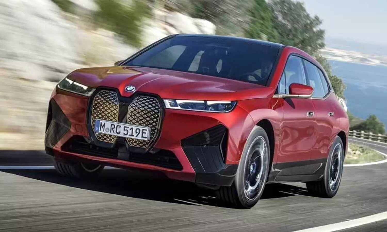 14000 ത്തിലധികം ഇലക്ട്രിക് കാറുകൾ തിരിച്ചുവിളിച്ച് ബി.എം.ഡബ്ല്യൂ; കാരണം അറിയാം...