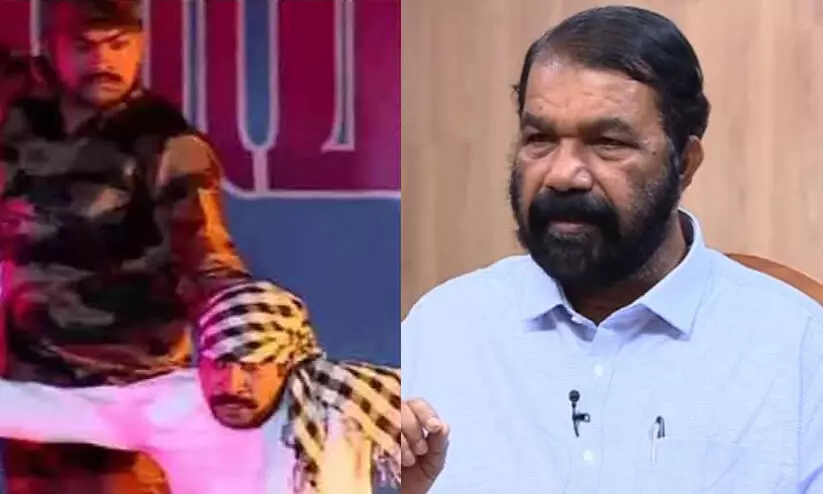 വിവാദ സ്വാഗതഗാന അവതരണത്തിൽ അന്വേഷണം; ഒരാഴ്ചക്കുള്ളിൽ റിപ്പോർട്ട് നൽകണം വിവാദ സ്വാഗതഗാന അവതരണത്തിൽ അന്വേഷണം; ഒരാഴ്ചക്കുള്ളിൽ റിപ്പോർട്ട് നൽകണം