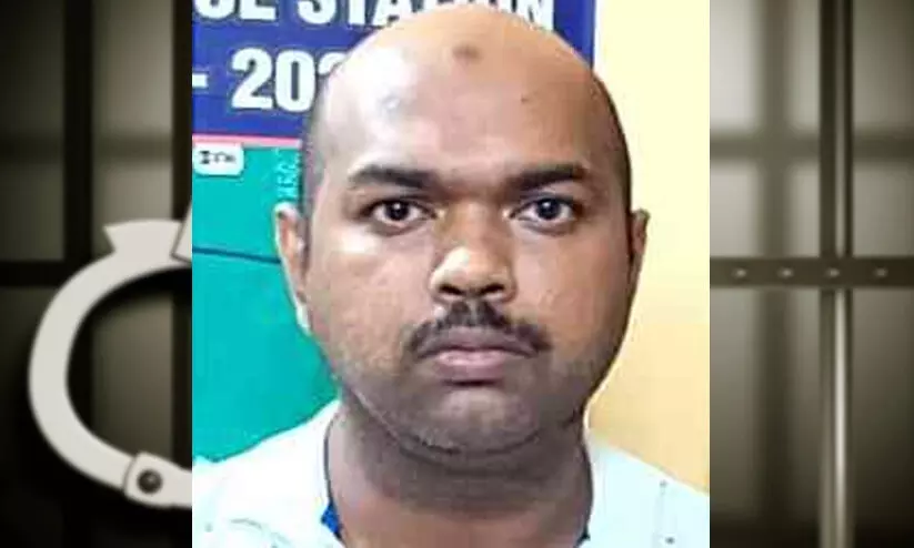 ജോലി പൈലറ്റ്, വിവാഹ സൈറ്റുകളിൽ പരസ്യം; താൽപര്യം പ്രകടിപ്പിച്ചാൽ ഉടൻ പൈസ ചോദിക്കും, തട്ടിപ്പുവീരൻ അറസ്റ്റിൽ ജോലി പൈലറ്റ്, വിവാഹ സൈറ്റുകളിൽ പരസ്യം; താൽപര്യം പ്രകടിപ്പിച്ചാൽ ഉടൻ പൈസ ചോദിക്കും, തട്ടിപ്പുവീരൻ അറസ്റ്റിൽ