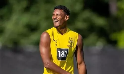 കാൻസർ തോറ്റു, ഹാലർക്കു മുന്നിൽ; വീണ്ടും എതിർവല നിറക്കാനെത്തി ഡോർട്മുണ്ട് സ്ട്രൈക്കർ