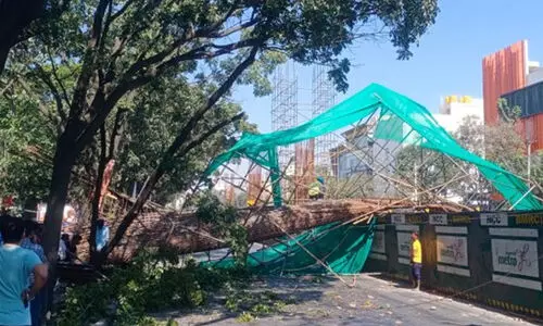 metro pillar collapsed