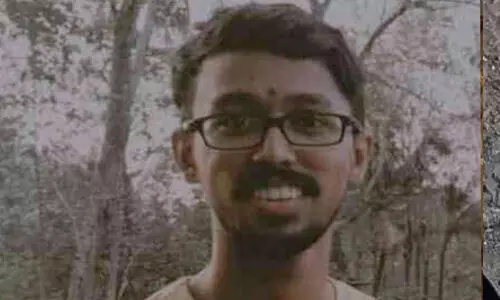 എൻജിനീയറിങ് വിദ്യാർഥി കുളത്തിൽ കുഴഞ്ഞുവീണ് മരിച്ചു എൻജിനീയറിങ് വിദ്യാർഥി കുളത്തിൽ കുഴഞ്ഞുവീണ് മരിച്ചു