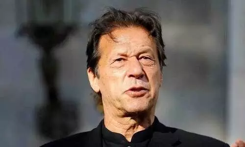 ഇംറാനെതിരെ അറസ്റ്റ് വാറന്റുമായി പാക് തെരഞ്ഞെടുപ്പ് കമീഷൻ