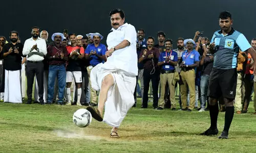 ഗിന്നസ് റെക്കോഡിലേക്ക് പന്തടിച്ച് മലപ്പുറം