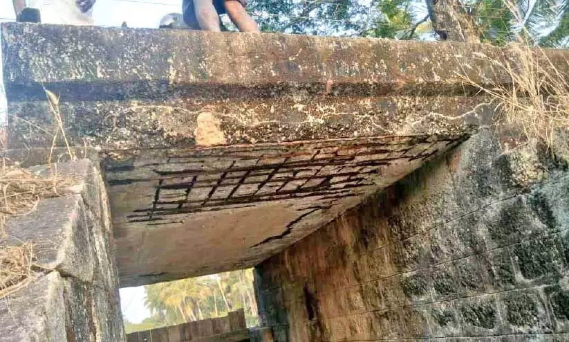 അപകട ഭീഷണി ഉയർത്തി പുത്തൻനട ചീർപ്പ് അപകട ഭീഷണി ഉയർത്തി പുത്തൻനട ചീർപ്പ്