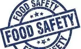 ഹോട്ടലുകളില് പരിശോധന; പഴകിയ ഭക്ഷണം പിടിച്ചെടുത്തു ഹോട്ടലുകളില് പരിശോധന; പഴകിയ ഭക്ഷണം പിടിച്ചെടുത്തു