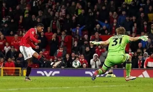 പകരക്കാരനായെത്തി ഡബ്ളടിച്ച് റാഷ്ഫോഡ്; ലീഗ് കപ്പിൽ യുനൈറ്റഡ് സെമിയിൽ