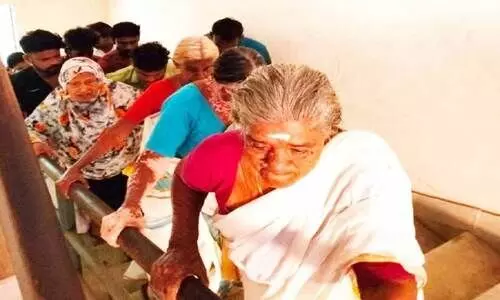 ചേർപ്പിൽ വെള്ളക്കരം അടക്കാൻ എത്തുന്നവർ വെള്ളം കുടിക്കും ചേർപ്പിൽ വെള്ളക്കരം അടക്കാൻ എത്തുന്നവർ വെള്ളം കുടിക്കും