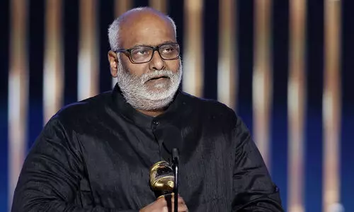 MM Keeravani gets emotional accepting Golden Globe for Naatu Naatu