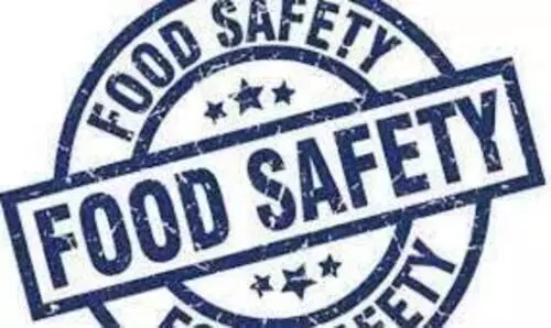 ഹോട്ടലുകളില്‍ പരിശോധന; പഴകിയ ഭക്ഷണം പിടിച്ചെടുത്തു