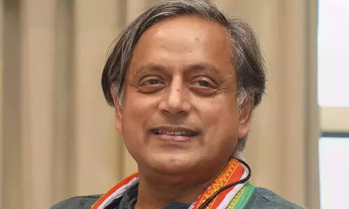 തരൂർ വിഷയം കൈകാര്യം ചെയ്യുന്നതിൽ വീഴ്ച;  കെ.പി.സി.സി ഭാരവാഹി യോഗത്തിൽ വിമർശനം