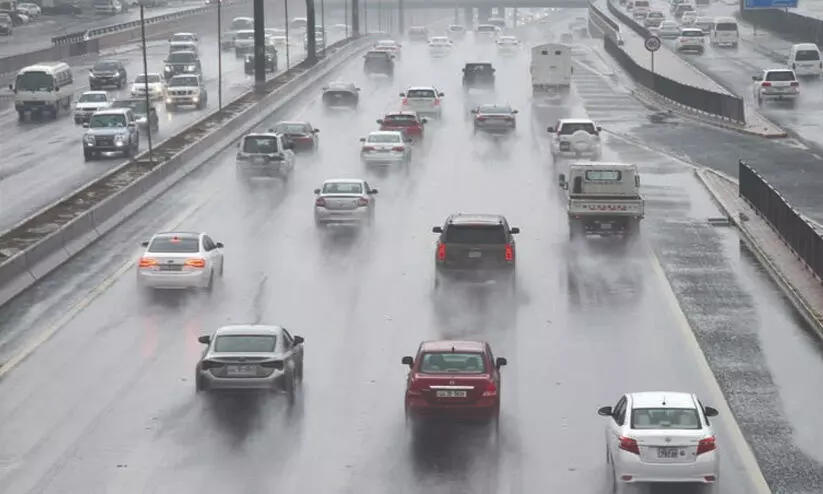 ഇന്ന് താപനില കുറയും; കുവൈത്തിൽ തിങ്കളാഴ്ച കനത്ത മഴ ഇന്ന് താപനില കുറയും; കുവൈത്തിൽ തിങ്കളാഴ്ച കനത്ത മഴ
