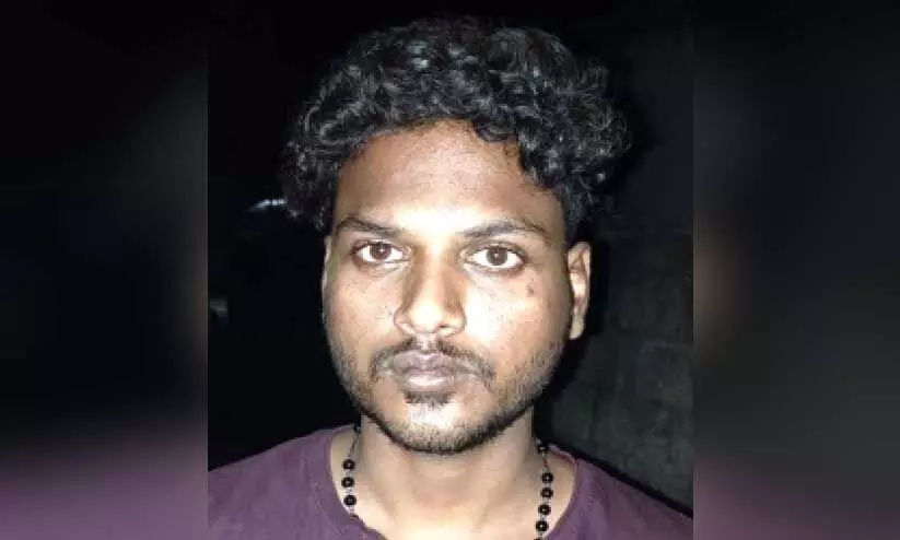 കഞ്ചാവുമായി യുവാവ് പിടിയിൽ കഞ്ചാവുമായി യുവാവ് പിടിയിൽ