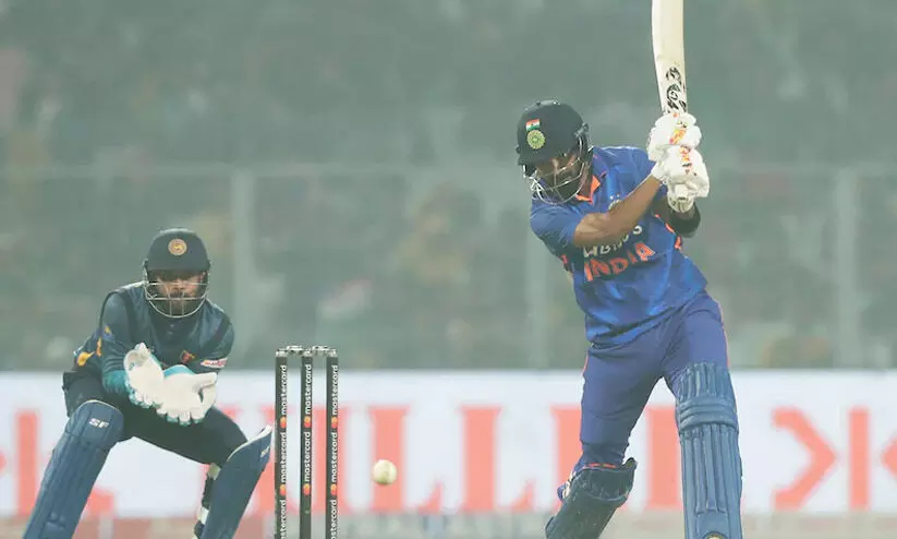 രക്ഷകനായി കെ.എൽ. രാഹുൽ (62*); ലങ്കക്കെതിരെ ഇന്ത്യക്ക് നാലു വിക്കറ്റ് ജയം; പരമ്പര