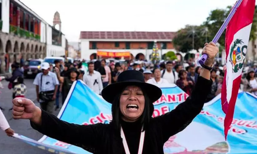 പെറുവിൽ പ്രക്ഷോഭം പടരുന്നു; മാച്ചുപിച്ചുവിന് സമീപവും സമരക്കാർ പെറുവിൽ പ്രക്ഷോഭം പടരുന്നു; മാച്ചുപിച്ചുവിന് സമീപവും സമരക്കാർ