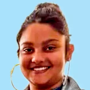 അ​പ​ർ​ണ ന​മ്പ്യാ​ർ