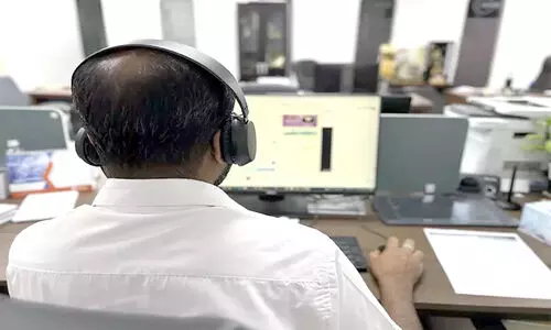 തൊ​ഴി​ൽ ന​ഷ്ട​പ്പെ​ടു​ന്ന​വ​ർ​ക്ക്​ ഇ​ൻ​ഷു​റ​ൻ​സ്​; ജീ​വ​ന​ക്കാ​ര​ൻ യു.​എ.​ഇ​യി​ൽ ഉ​ണ്ടാ​ക​ണം