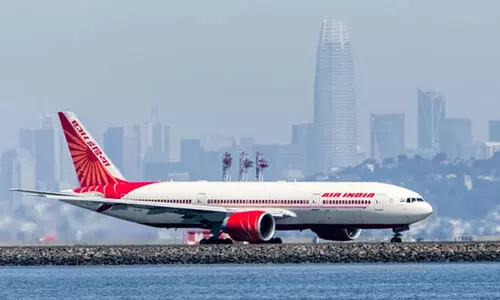 രോ​ഗി​ക്കും പ​രി​ഗ​ണ​ന​യി​ല്ല; വീ​ൽ​ചെ​യ​റി​ലെ​ത്തി​യ യാ​ത്ര​ക്കാ​ര​നെ വ​ല​ച്ച്​ എ​യ​ർ ഇ​ന്ത്യ