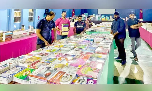 ഒ​രു​ക്കം പൂ​ർ​ത്തി​യാ​യി ;പു​സ്ത​കോ​ത്സ​വ​ത്തി​ന്​ ഇ​ന്ന്​ തു​ട​ക്കം