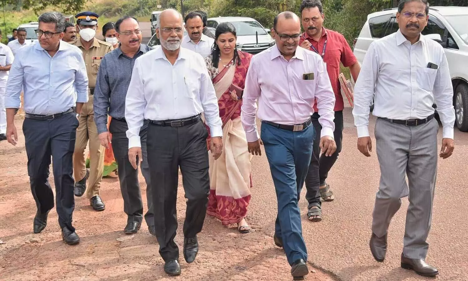 കേരള ഹൈകോടതി കളമശ്ശേരിയിലേക്ക് മാറ്റുന്നു; ഉന്നതതല സംഘം സ്ഥലം സന്ദർശിച്ചു