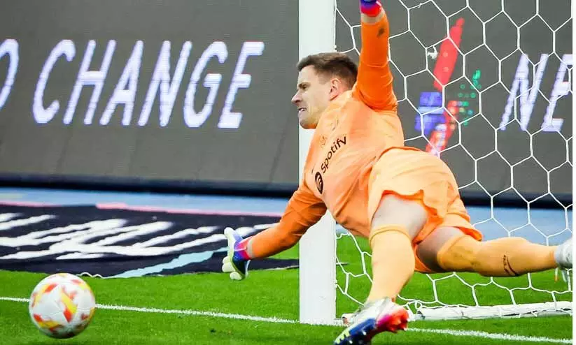 ബാഴ്സയുടെ അജയ്യനായ കാവലാളായി ടെർ സ്റ്റീഗൻ; സൂപർ കപ്പ് ഫൈനലിൽ എൽക്ലാസിക്കോ ബാഴ്സയുടെ അജയ്യനായ കാവലാളായി ടെർ സ്റ്റീഗൻ; സൂപർ കപ്പ് ഫൈനലിൽ എൽക്ലാസിക്കോ