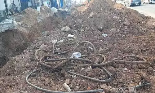 ദേശീയപാത പുനർനിർമാണം നാട്ടുകാരെ വലയ്​ക്കുന്നു