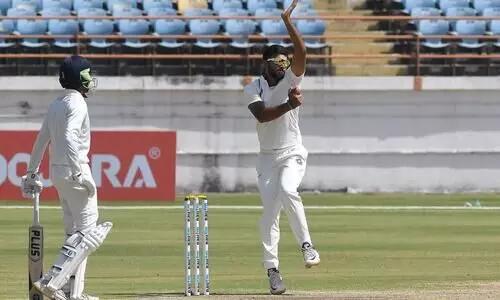 കൊടുങ്കാറ്റായി ജലജ് സക്സേന; സർവീസസിനെതിരെ ജയം മണത്ത് കേരളം