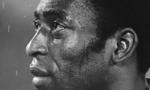 മാ​​യ​​ക്കാ​​ഴ്ച​യാ​​യി ഒ​​രു ഗോ​​ൾ