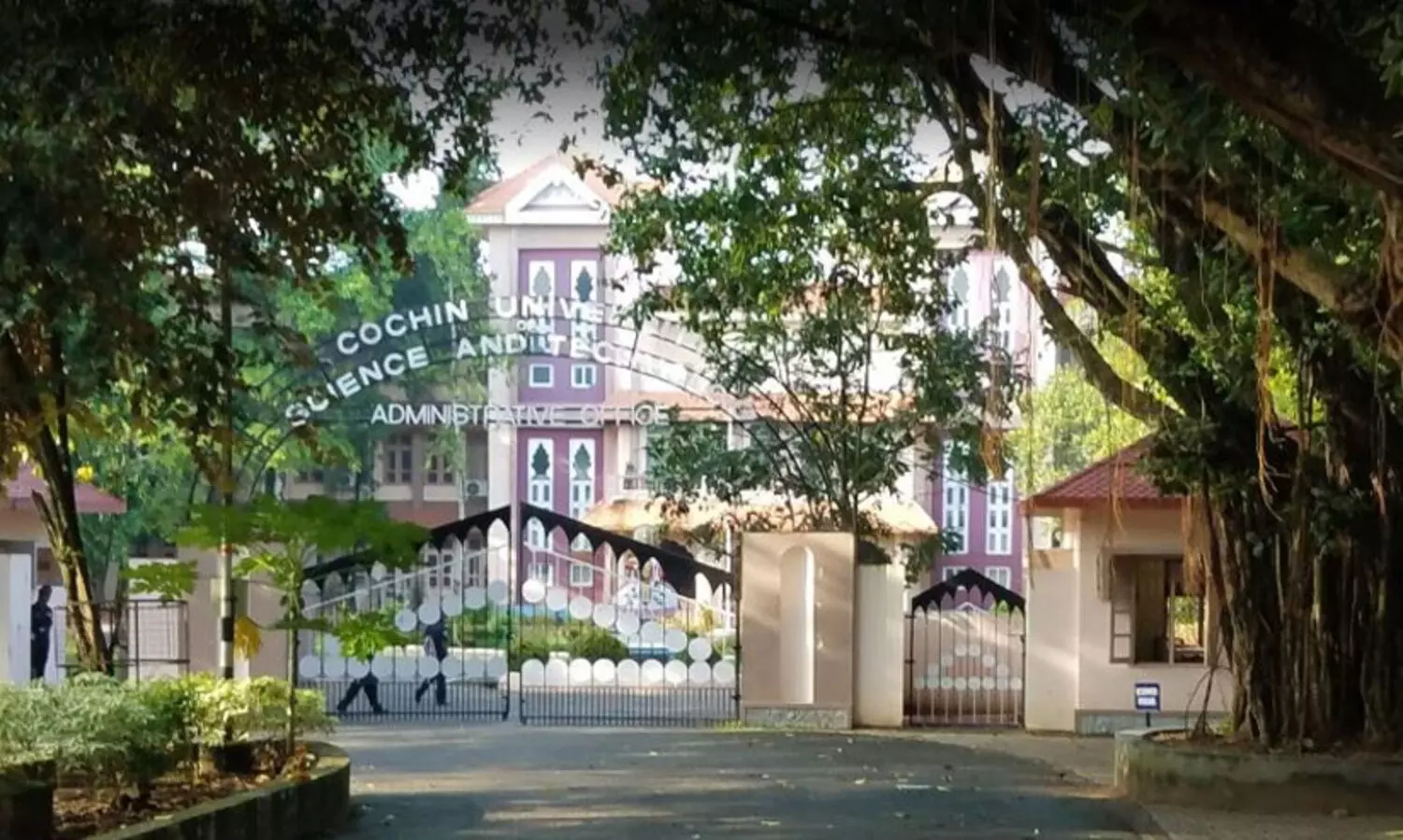 ആർത്തവ അവധി നൽകി കുസാറ്റ്; ഓരോ സെമസ്റ്ററിലും രണ്ട് ശതമാനം അധിക അവധി