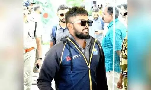 താരങ്ങൾ പറന്നിറങ്ങി